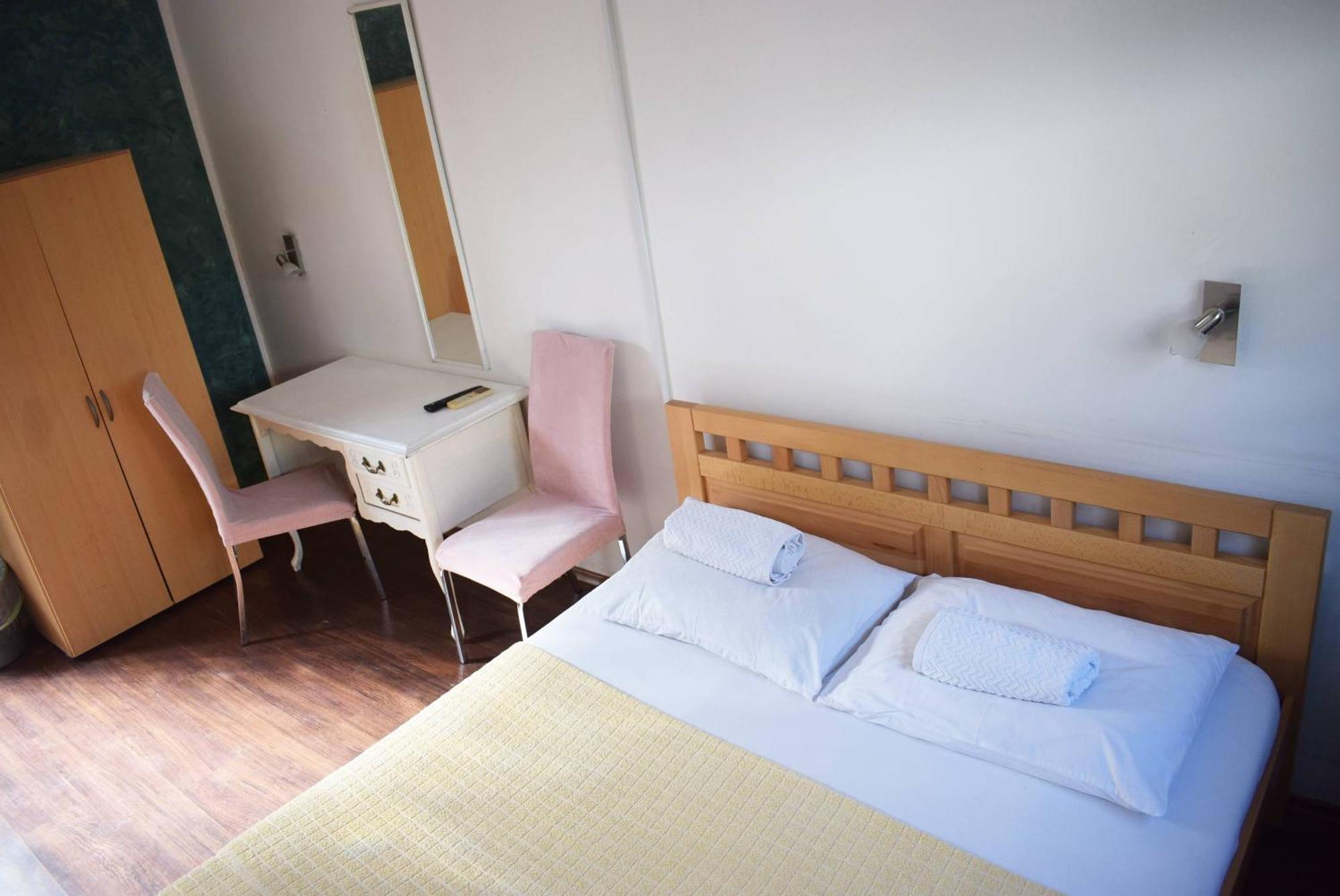 Favela Hostel Zagreb Bagian luar foto