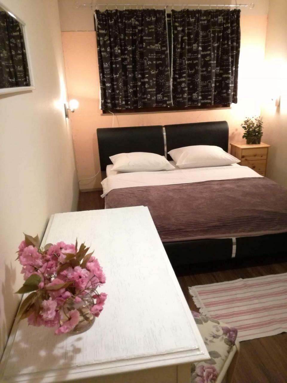 Favela Hostel Zagreb Bagian luar foto