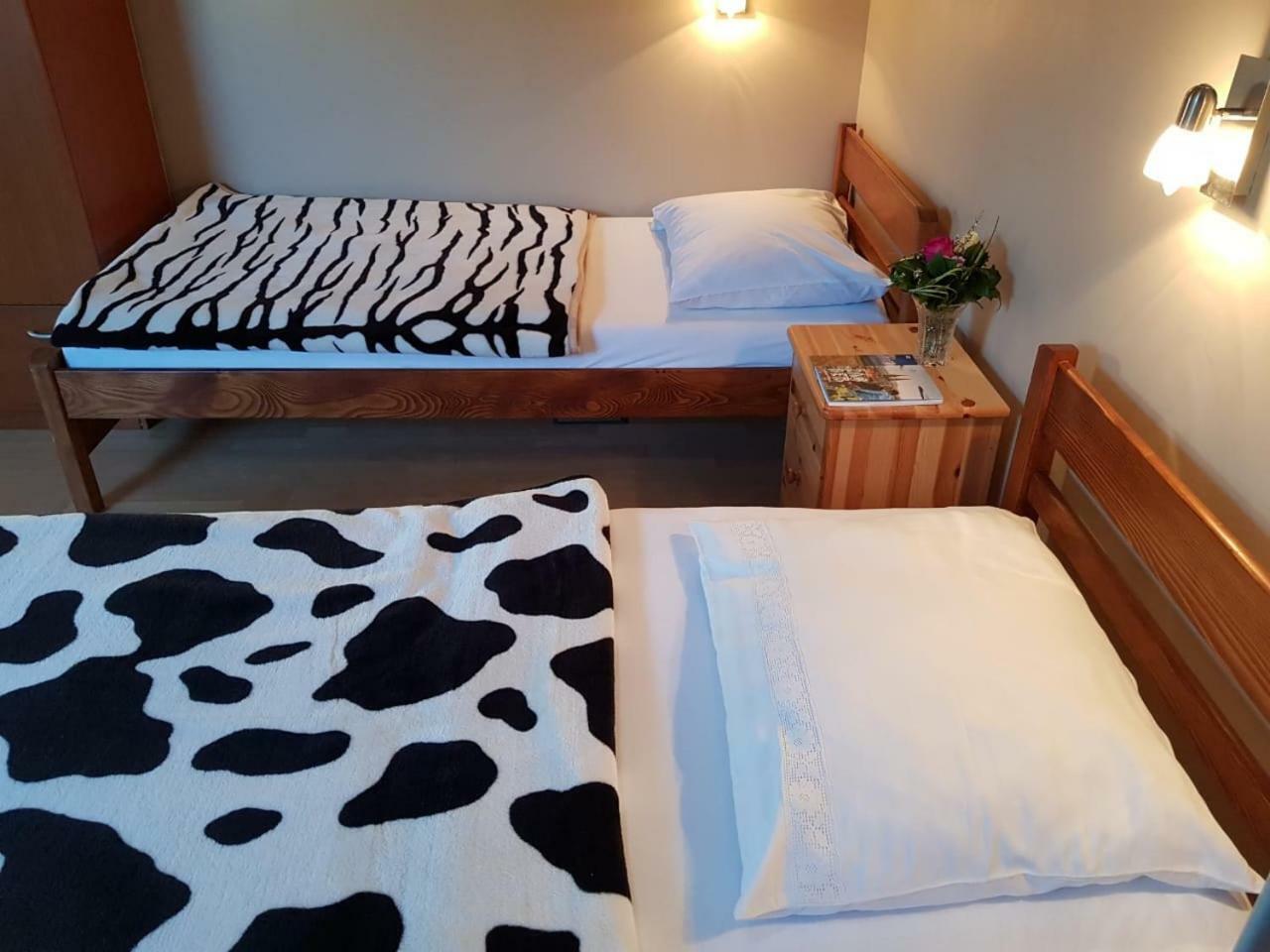 Favela Hostel Zagreb Bagian luar foto